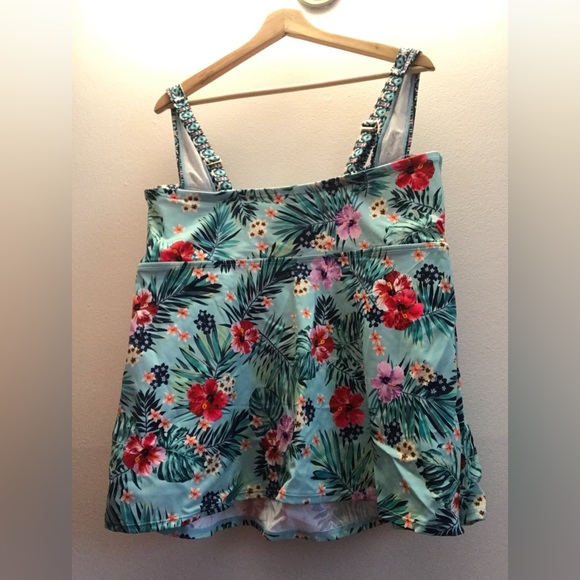 Cute new, never worn, tankini swim top from "Swimsuits for All". - Picture 2 of 4